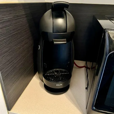 شقة 2 Pieces Equipe A 100 M De La Avec Place De Parking